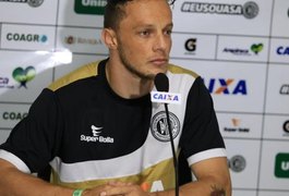 Meio-campo Max Willian é apresentado como novo reforço alvinegro