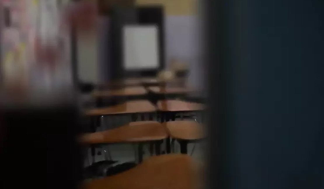 Mãe acusa colegas de forçarem adolescente a fazer piercing em escola no DF