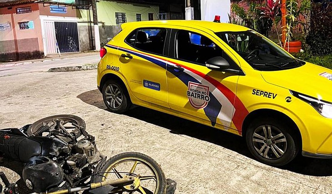 Moto abandonada é apreendida após suposta briga de torcedores organizados, em Maceió