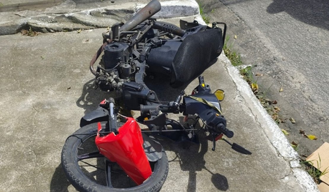 Motociclista e passageira de 17 anos sofrem ferimentos em colisão na parte alta de Maceió