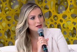 Andressa Urach conta que Igreja Universal a traumatizou: 'Fiquei cega'