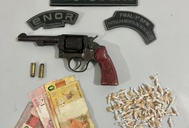 Jovem que escondia crack na casa da sogra é preso no bairro Primavera, em Arapiraca