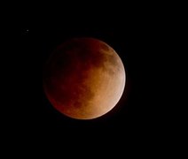 Eclipse lunar acontece neste domingo e terá duração de cinco horas