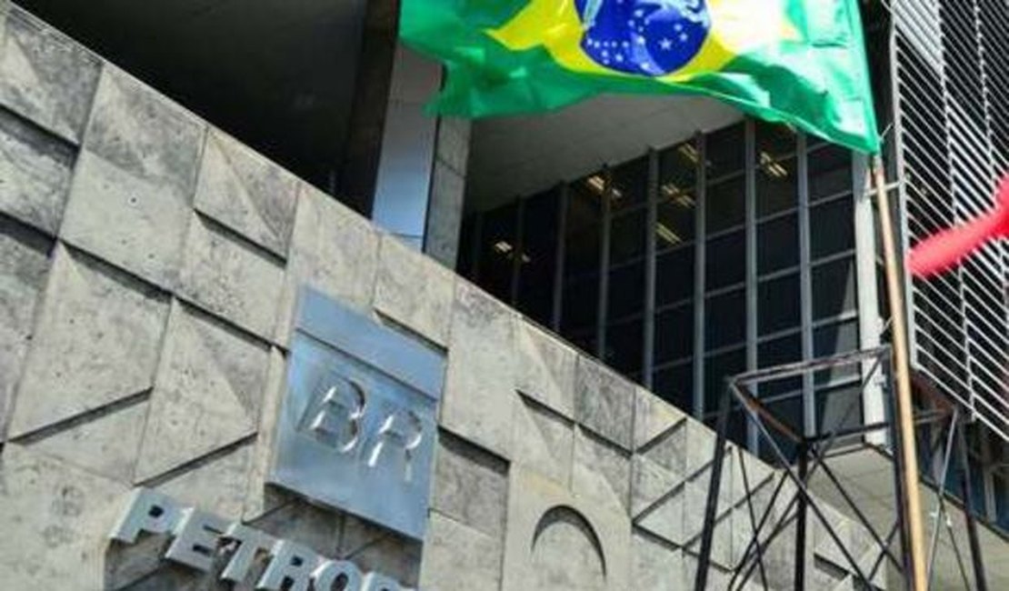 Petrobras abre edital com vagas para Alagoas e mais 6 estados; salário chega a R$ 9 mil
