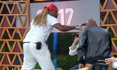 Créo é expulso ao vivo de A Fazenda 17 após dar um soco em Fabiano