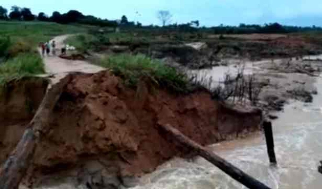 Rompimento de barragem em Rondônia deixa 100 famílias isoladas