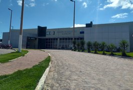 Muro desmorona e deixa homem ferido no povoado Taboca, município de Feira Grande