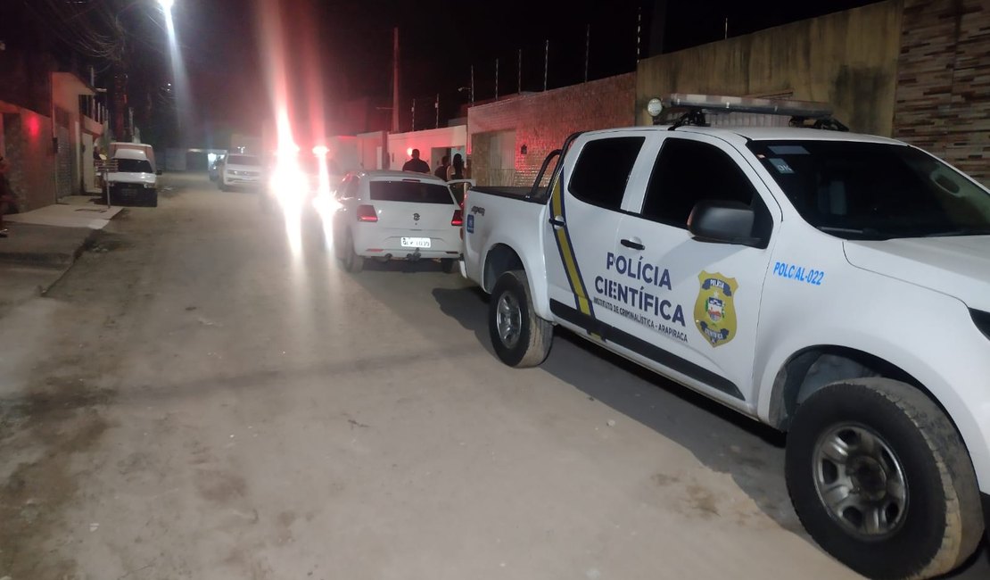 Policial civil aposentado é encontrado morto em residência no bairro Planalto, em Arapiraca