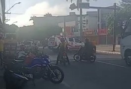 VÍDEO: Dupla que assaltou estudantes na porta de escola em Arapiraca é presa após perseguição