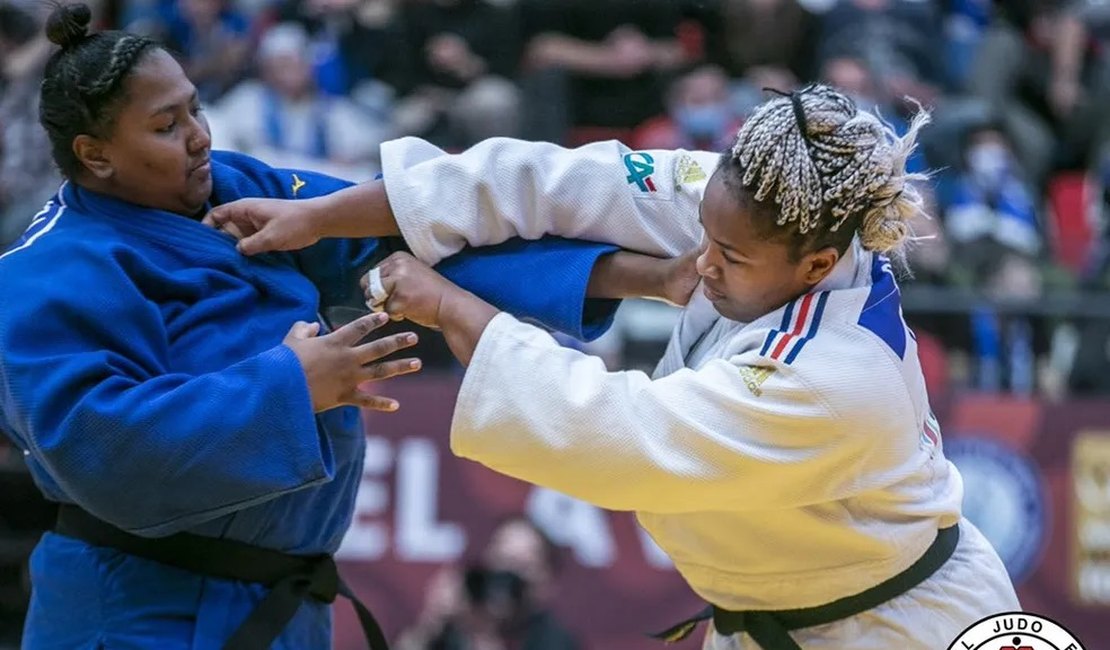 Beatriz Souza perde para francesa na final do mundial de Judô e fica com a medalha de prata