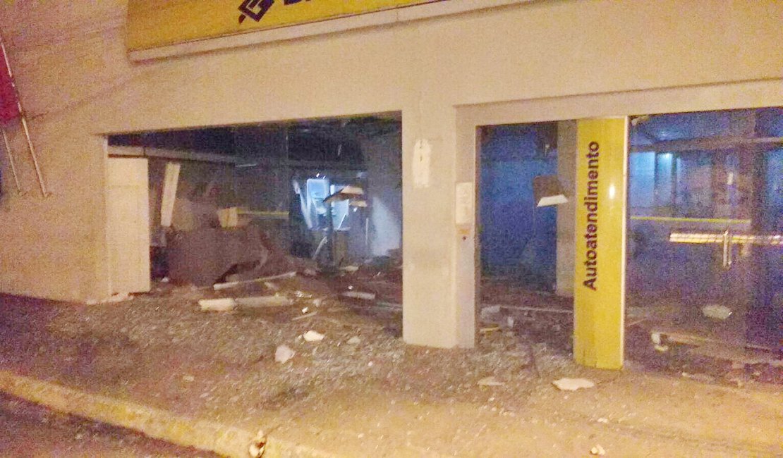Criminosos explodem caixa eletrônico em Campo Grande