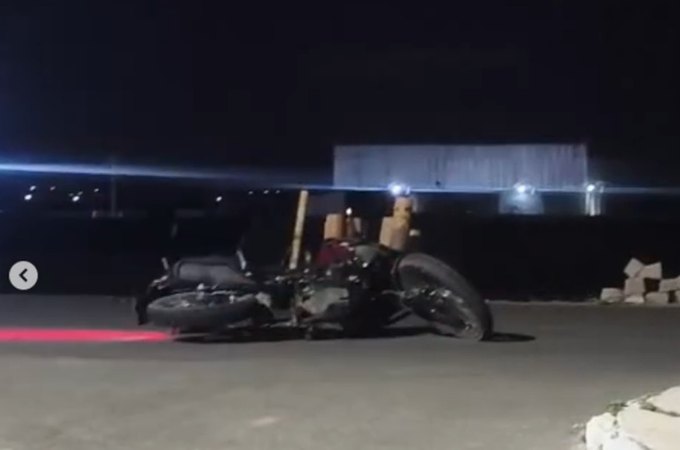 Acidente entre carro e moto deixa duas pessoas feridas na AL-145, em Delmiro Gouveia