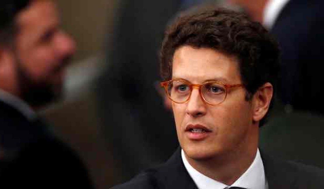 Ministro do Meio Ambiente é alvo de operação da PF por crime ambiental