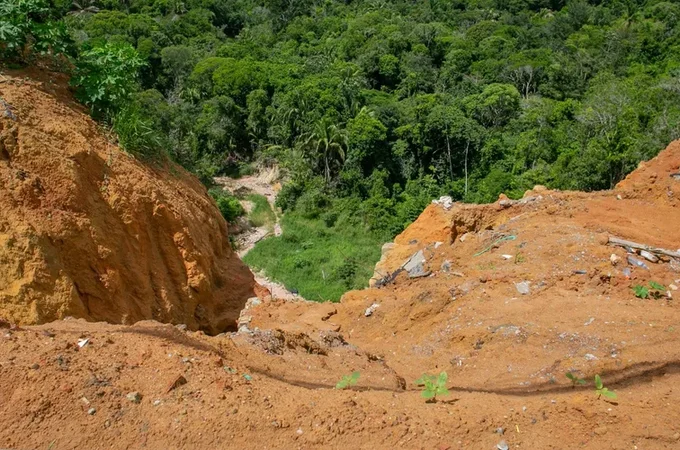 Defesa Civil usa tecnologia avançada para avaliar risco na região devido a ﻿voçoroca em Rio Largo
