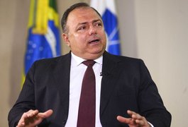 Ministro da Saúde diz em reunião ministerial que vacinação contra Covid começará antes do dia 25