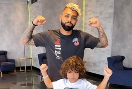 Gabigol posta com filho de Felipe Melo: 'É ousado mesmo'