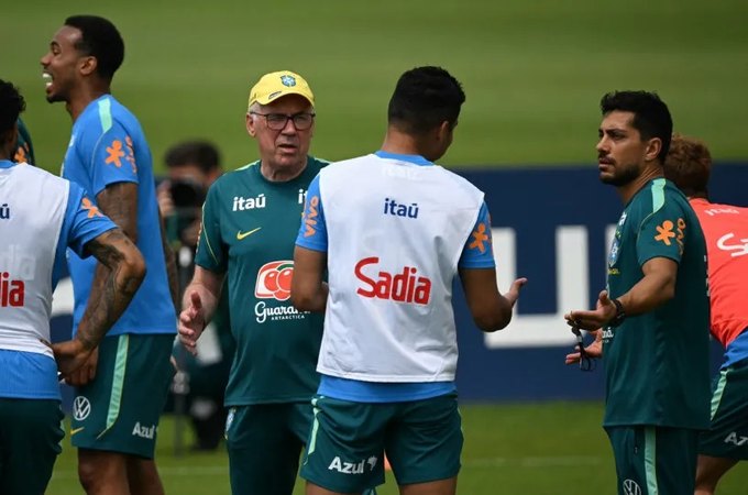 Ancelotti testa time e indica escalação do Brasil para a estreia