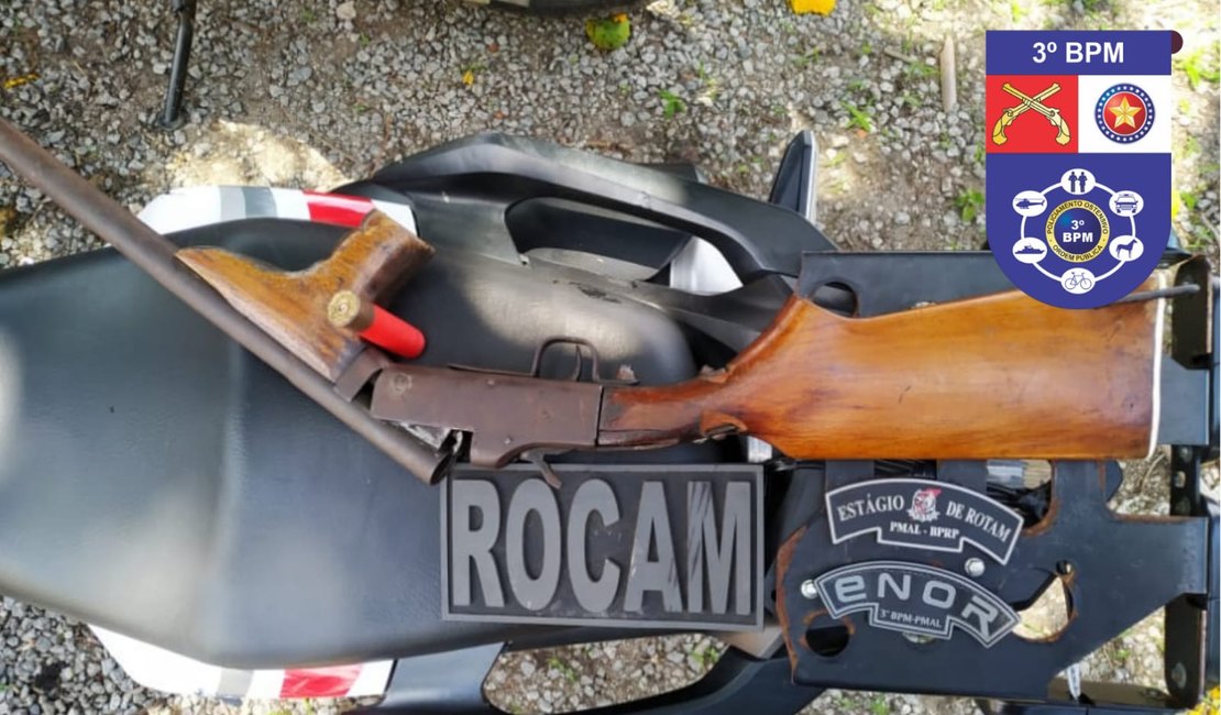 Suspeito é preso com espingarda, nas proximidades de escola, em Arapiraca