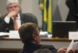 Em sabatina, Janot rebate acusações de Collor