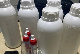 Ação policial prende jovem com garrafas de loló, em Alagoas