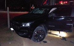 Carro bate em poste em Maragogi
