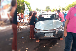 Vídeo. Carro desgovernado atropela nove pessoas em passeata eleitoral