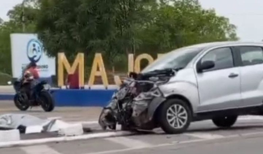 Grave acidente envolve carro e caminhão no Sertão alagoano