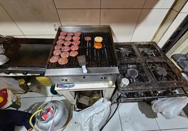 Vigilância Sanitária interdita hamburgueria em Maceió