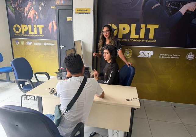 Polícia Civil faz atendimento bilíngue a turista estrangeiro em Maceió
