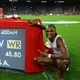 Alison dos Santos quebra recorde mundial dos 400m com barreiras