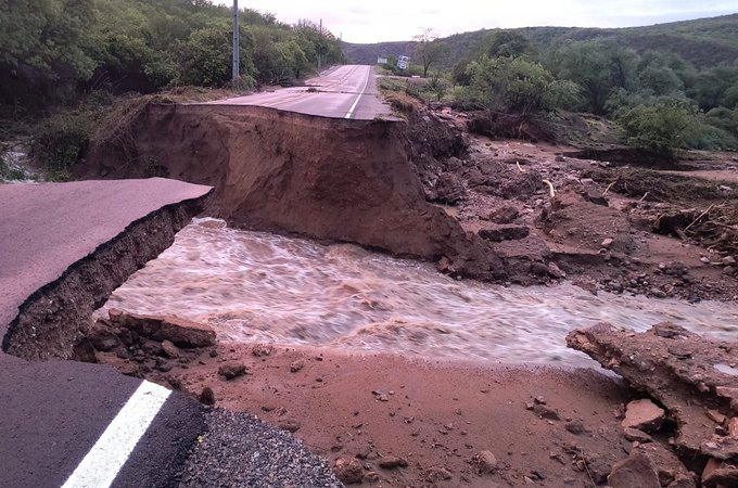 DER busca rota alternativa após transbordamento interditar trecho da AL-225 entre Piranhas e Canindé