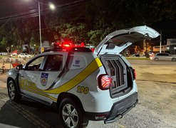 Bptran prende homem suspeito de tráfico de drogas e com mandado de prisão em aberto