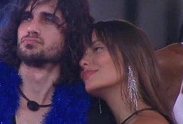 Thaís acredita que o vai e vem com Fiuk atrapalhou o seu jogo