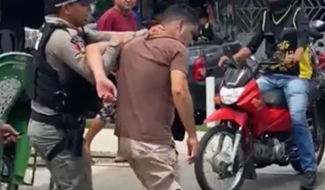 Homem é preso após fingir estar armado para roubar moto, em Arapiraca