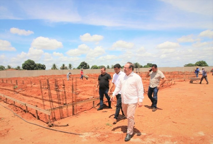 Prefeito Luciano Barbosa constrói Escola de Tempo Integral na Vila Capim, em Arapiraca