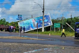 Arapiraca avança para 3ª fase do processo de readequação e remoção de outdoors no município