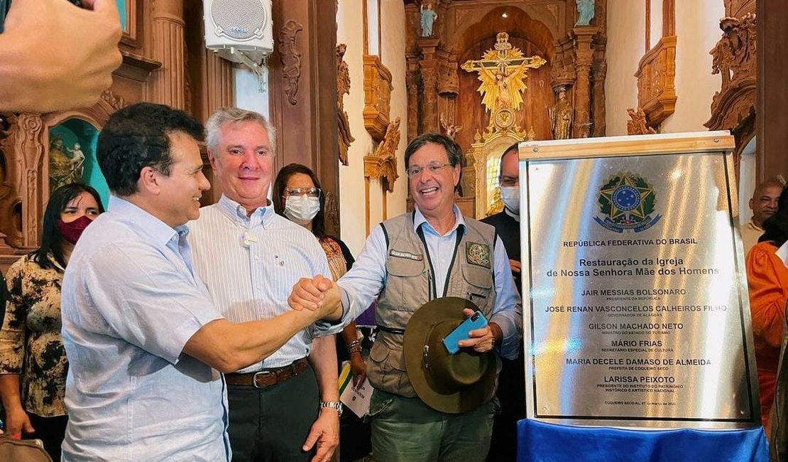 Ricardo Nezinho, Collor e outros políticos alagoanos comparecem à reinauguração de igreja em Coqueiro Seco