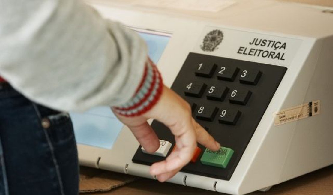 Dois milhões de alagoanos vão às urnas neste domingo para escolher 102 prefeitos