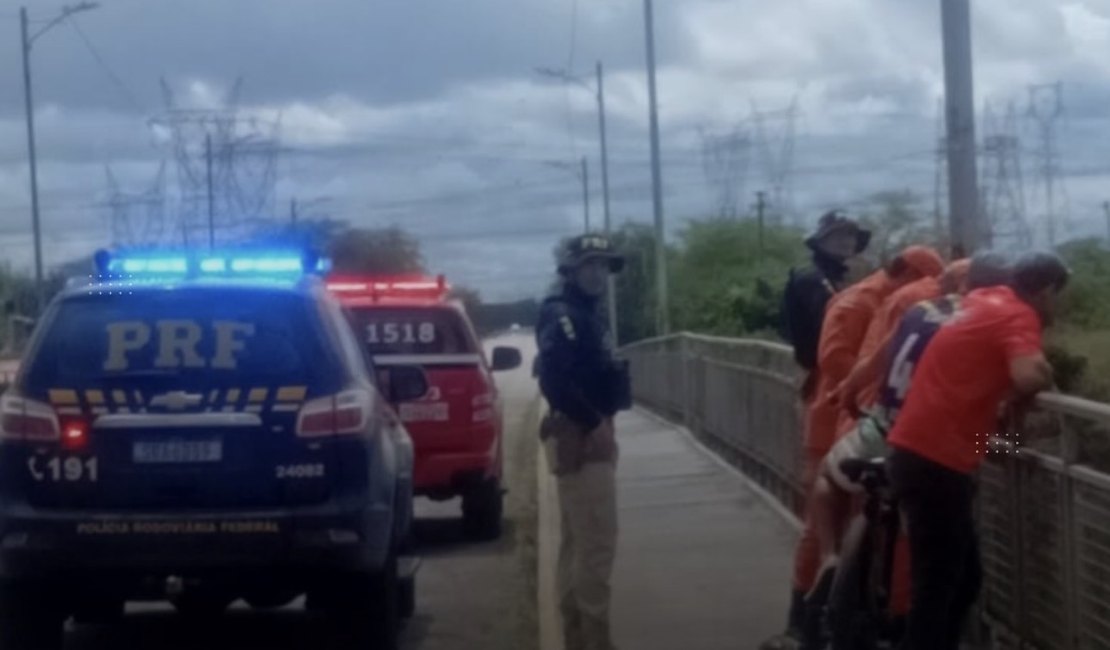 Homem morre após queda da Ponte Dom Pedro II entre Bahia e Alagoas