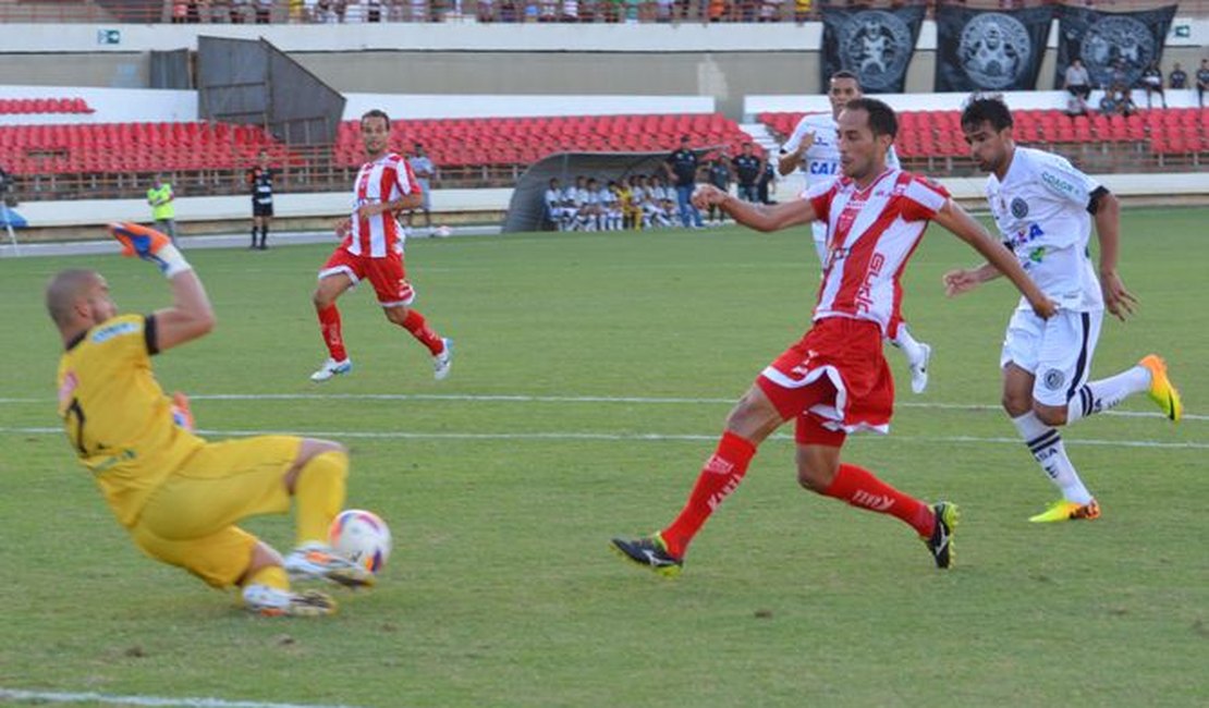 Com arbitragem polêmica, ASA perde do CRB e se complica no alagoano