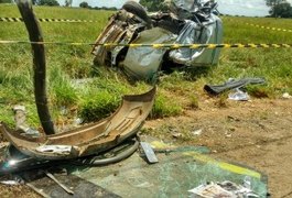 Feridos em colisão entre micro-ônibus e carro na AL-220 estão fora de perigo