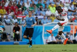 Costa Rica surpreende e vence Uruguai por 3 a 1