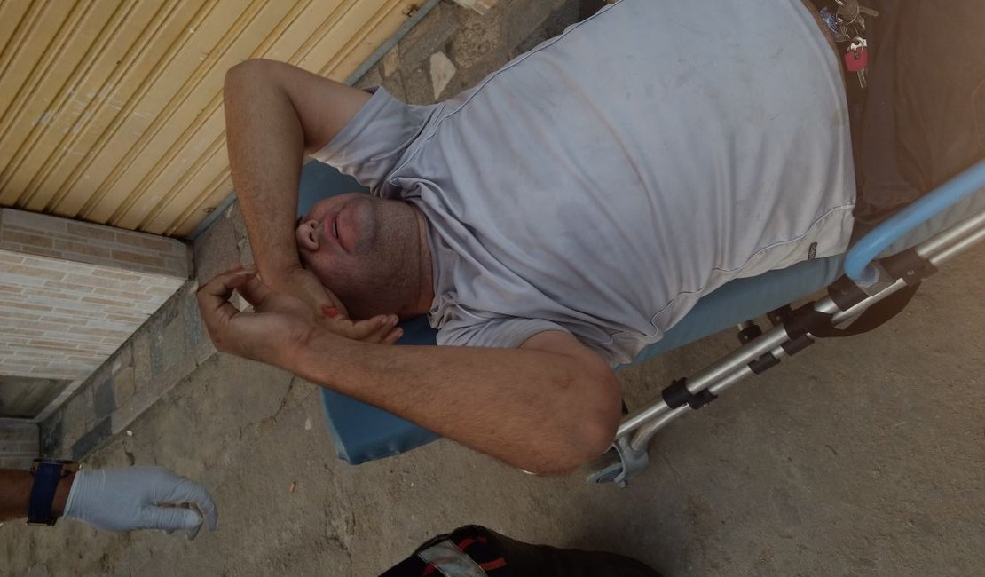 Policial flagrado assaltando será mandado para a carceragem militar, em Maceió