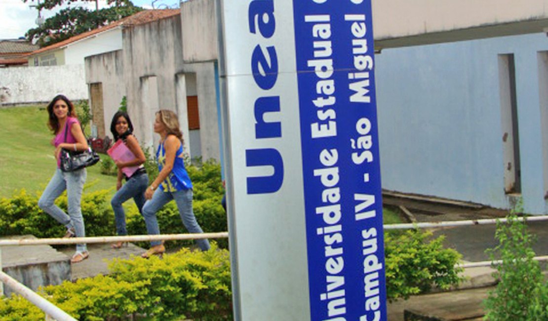 Criminosos invadem universidade, rendem alunos e atiram em vigilante em São Miguel dos Campos
