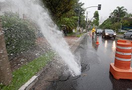 Brasil perde quase 40% da água tratada com vazamentos e fraudes, aponta estudo