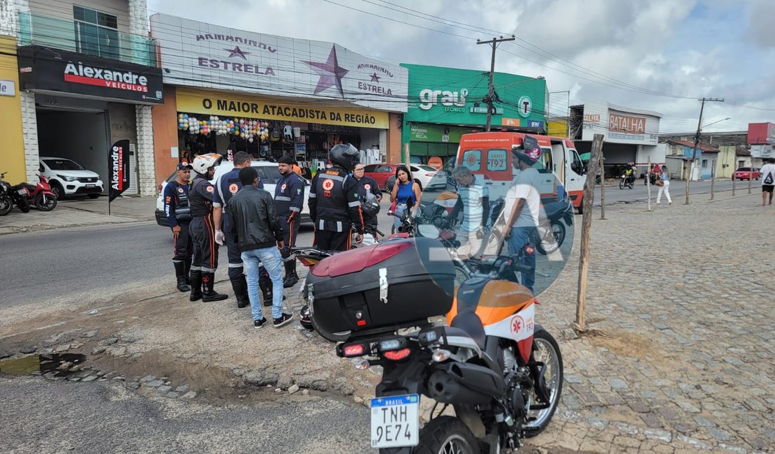 Colisão deixa dois feridos após motociclista realizar conversão proibida, em Arapiraca