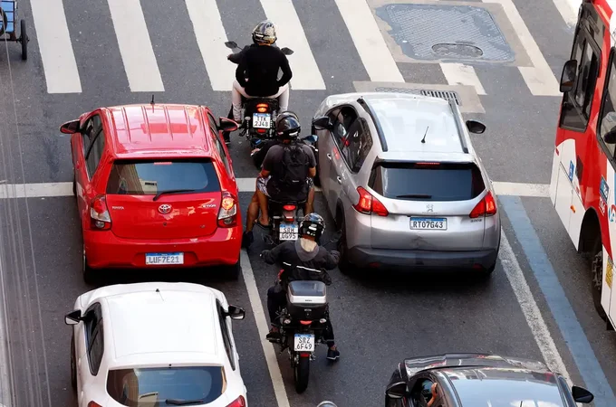 Emplacamento, registro e licenciamento: Regras para ciclomotores começaram a valer