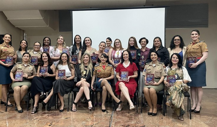 Livro Mulheres da Segurança Pública é lançado durante Bienal do Livro