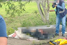 Corpo encontrado em saco de nylon no Lago da Perucaba, em Arapiraca, está sem braços e é de homem