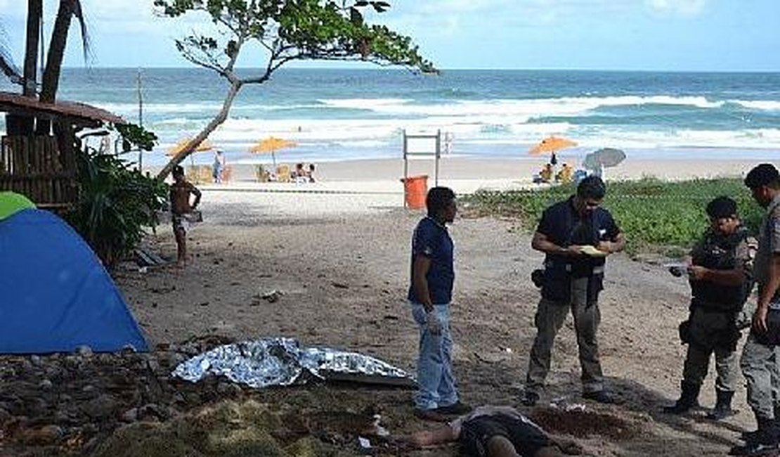 Atentados deixam dois mortos nas praias do Francês e do Gunga